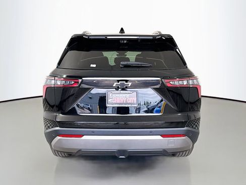New 2026 Chevrolet Equinox LT w/ Convenience Package II FWD image 7