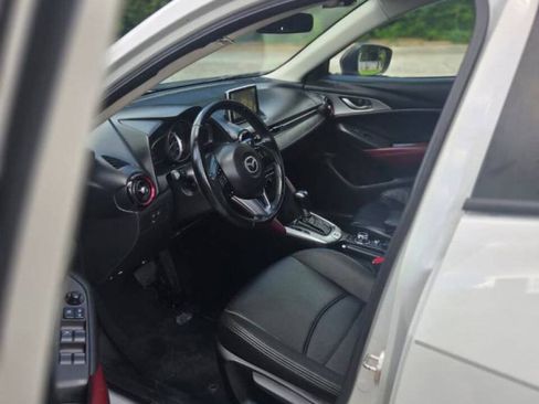 Used 2017 MAZDA CX-3 Touring FWD image 9