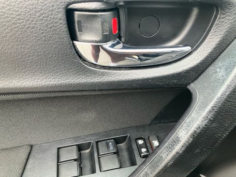 Used 2019 Toyota Corolla LE image 36