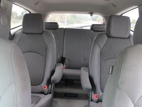 Used 2014 Chevrolet Traverse LT FWD image 15