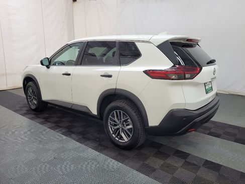 Used 2021 Nissan Rogue S FWD image 3