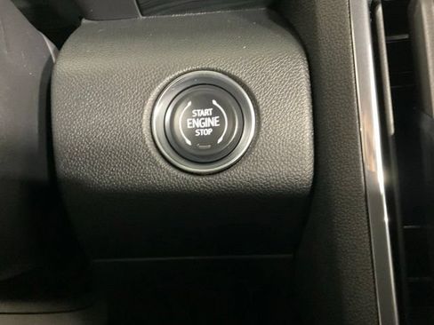 Used 2025 GMC Acadia Elevation w/ Elevation Premium Package FWD image 17