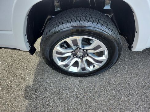 Used 2022 RAM 1500 Limited image 7