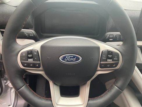 New 2026 Ford Explorer Active w/ Active Comfort Package AWD/4WD image 13