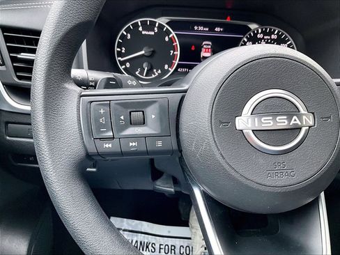 Used 2024 Nissan Rogue S AWD/4WD image 12