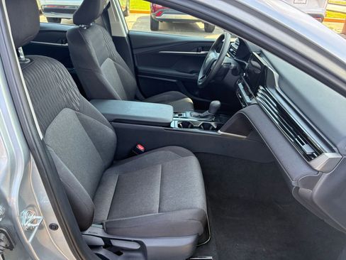 Used 2025 Toyota Camry LE image 30