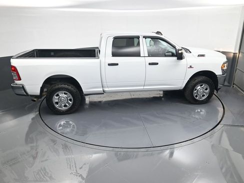 Used 2024 RAM 3500 Tradesman w/ Chrome Appearance Group image 32