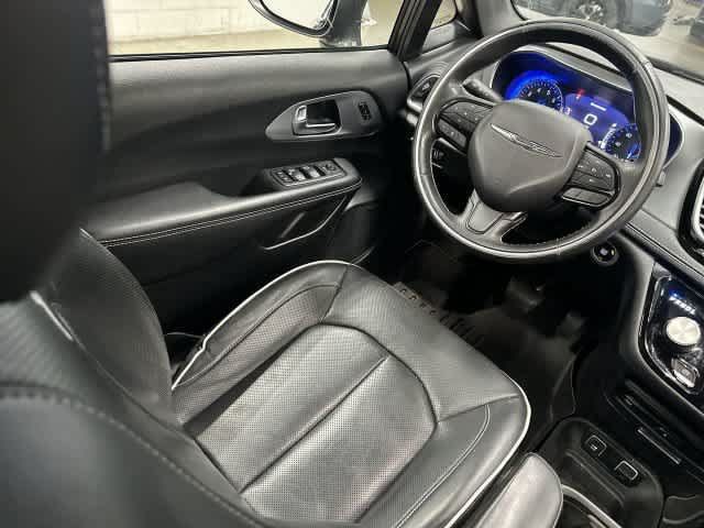 Used 2020 Chrysler Pacifica Limited FWD image 12