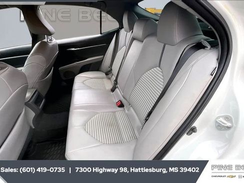 Used 2021 Toyota Camry SE image 19