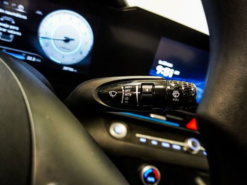 Used 2024 Hyundai Elantra SEL image 16