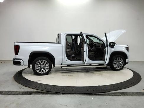 Used 2026 GMC Sierra 1500 Denali w/ Denali Reserve Package AWD/4WD image 17
