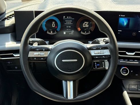 Used 2025 Hyundai Sonata SEL FWD image 13