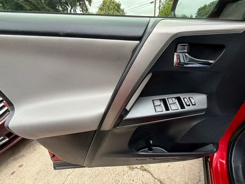 Used 2017 Toyota RAV4 XLE FWD image 21