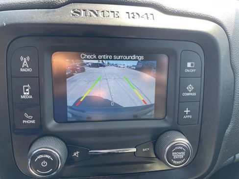 Used 2017 Jeep Renegade Altitude AWD/4WD image 20
