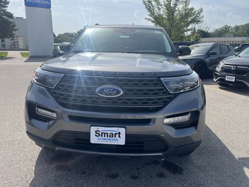 Used 2022 Ford Explorer XLT w/ Equipment Group 202A AWD/4WD image 9