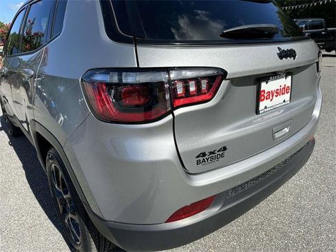 Used 2022 Jeep Compass Altitude w/ Sun and Sound Group image 20