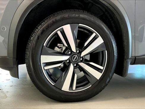 Used 2023 Nissan Rogue SL w/ SL Premium Package image 8