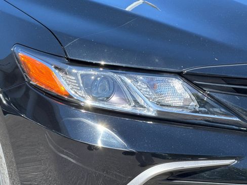 Used 2022 Toyota Camry LE FWD image 12