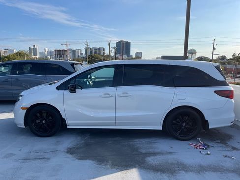 Used 2023 Honda Odyssey Sport image 13