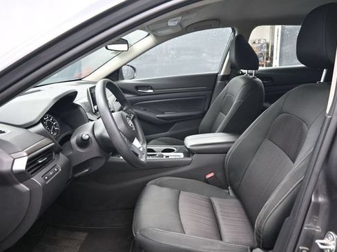 Used 2024 Nissan Altima 2.5 SV AWD/4WD image 12