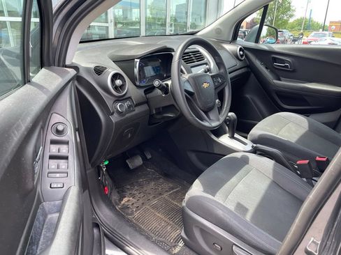 Used 2016 Chevrolet Trax LS FWD image 5