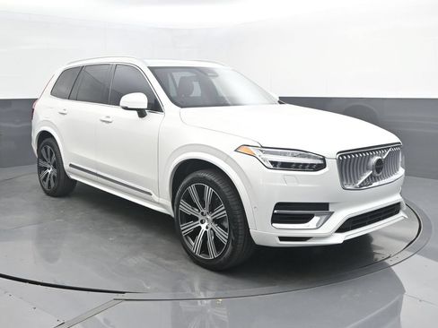 Certified 2025 Volvo XC90 T8 Ultra w/ Protection Package Premier AWD/4WD image 9