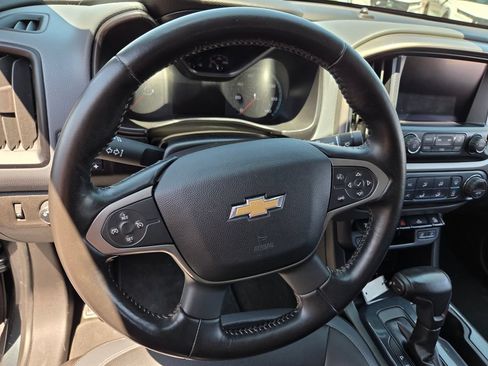 Used 2017 Chevrolet Colorado Z71 AWD/4WD image 36