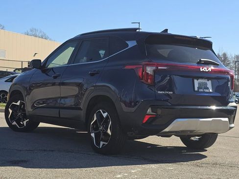 Used 2024 Kia Seltos EX image 16