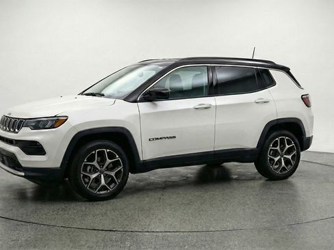 Used 2025 Jeep Compass Limited AWD/4WD image 3