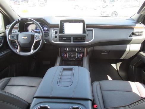 Used 2024 Chevrolet Suburban High Country w/ Advanced Technology Package image 14