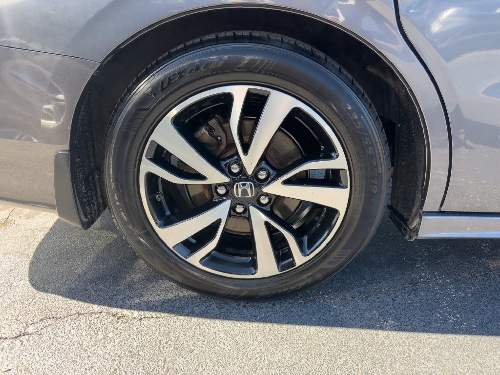 Used 2018 Honda Odyssey Elite image 9