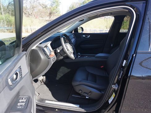 Used 2024 Volvo XC60 B5 Plus w/ Protection Package Premier image 2