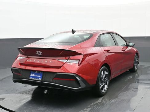 Certified 2025 Hyundai Elantra Sport image 4