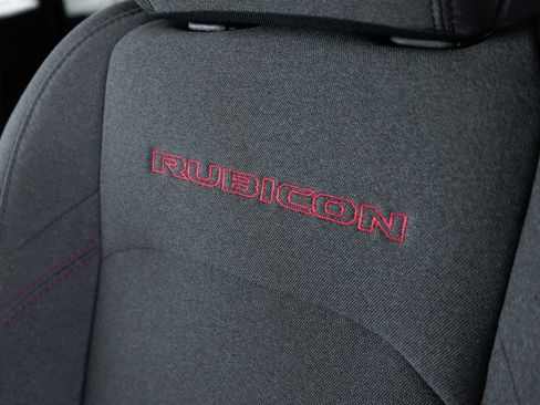 Used 2025 Jeep Wrangler Unlimited Rubicon AWD/4WD image 28