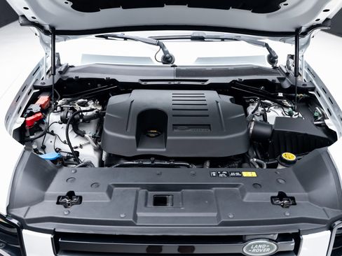 Used 2023 Land Rover Defender 130 SE image 77