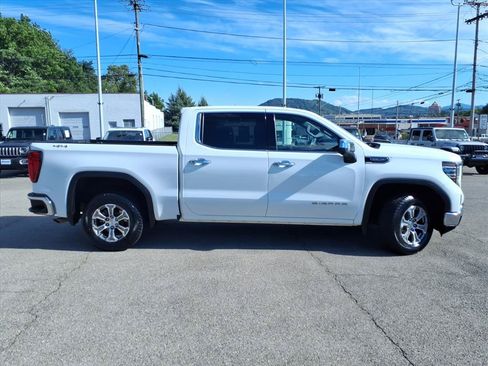 Used 2025 GMC Sierra 1500 SLT AWD/4WD image 2