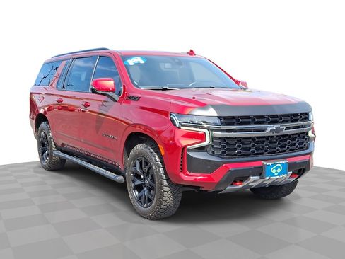 Certified 2022 Chevrolet Suburban Z71 w/ Z71 Off-Road Package AWD/4WD image 1