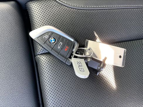 Used 2025 BMW 430i Convertible RWD image 11