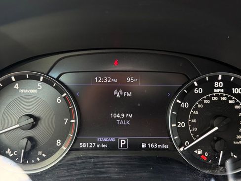 Used 2022 INFINITI QX50 Luxe FWD image 18