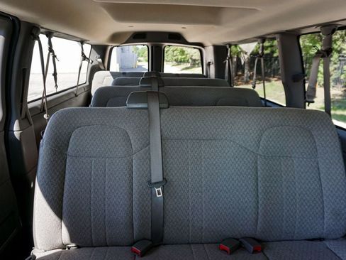 Used 2017 Chevrolet Express 3500 LT w/ LT Preferred Equipment Group RWD image 32