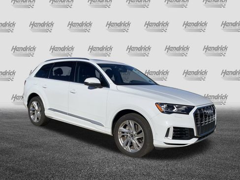 Used 2022 Audi Q7 Premium Plus image 2