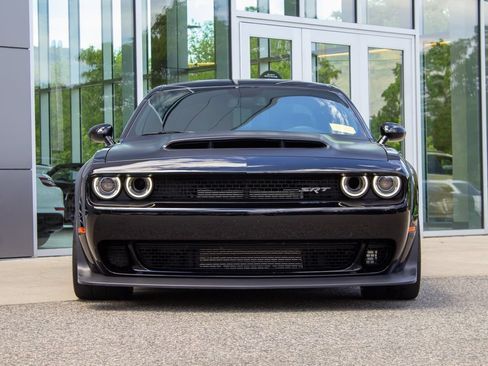 Used 2018 Dodge Challenger SRT Demon RWD image 2