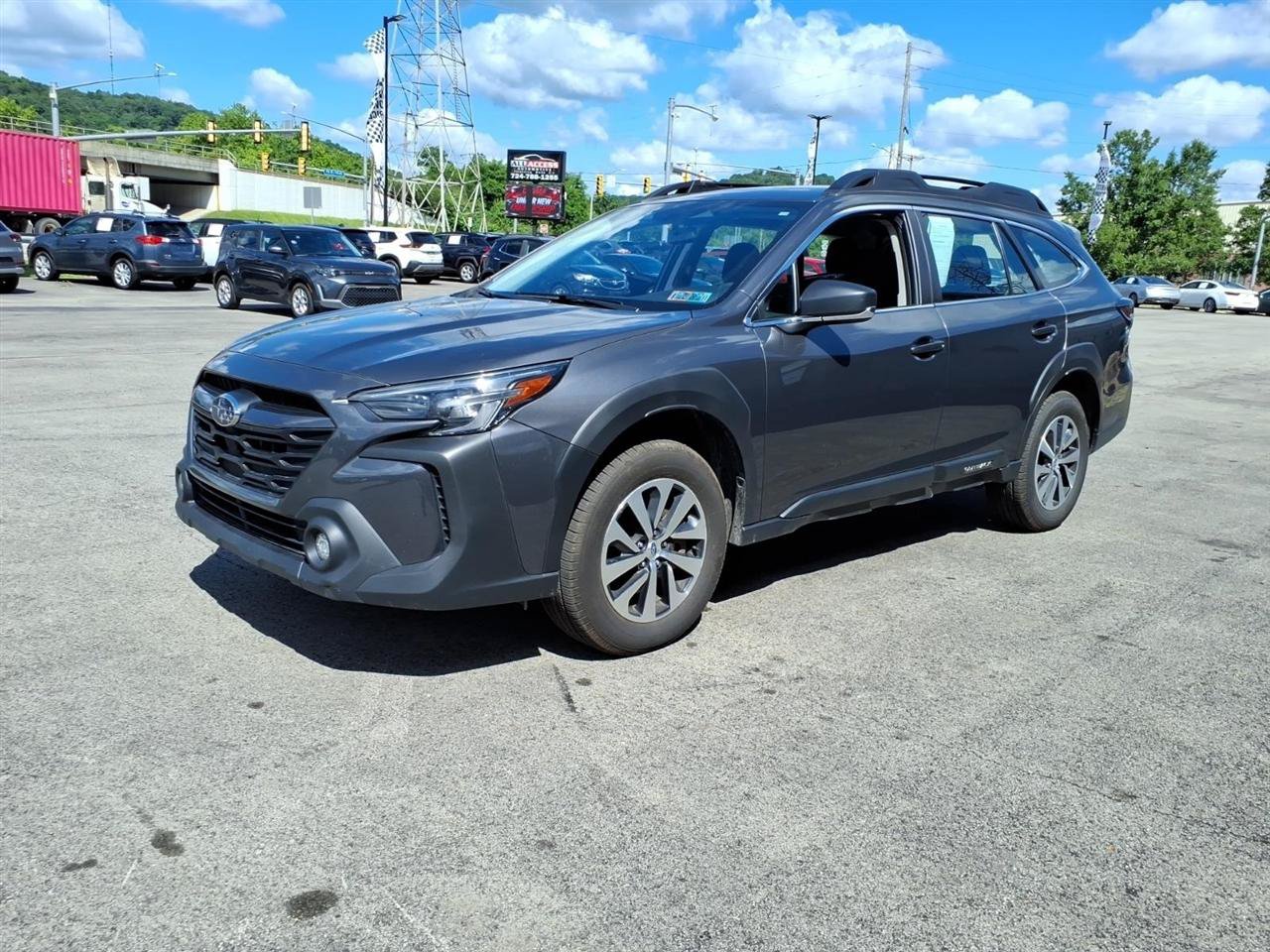 Used 2023 Subaru Outback AWD/4WD image 3