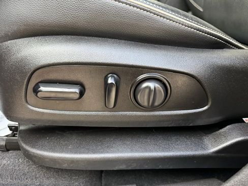 Used 2019 GMC Terrain Denali w/ Advanced Safety Package image 12