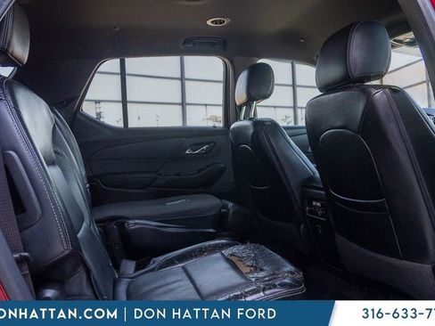 Used 2023 Chevrolet Traverse LT FWD image 21