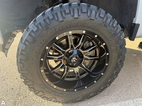 Used 2020 Chevrolet Silverado 1500 RST w/ RST Value Package image 6