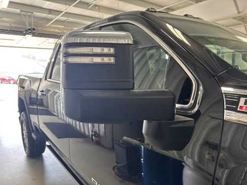 Used 2023 GMC Sierra 2500 Denali w/ Denali Black Diamond Edition AWD/4WD image 43
