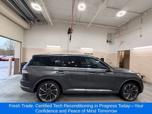 Used 2020 Lincoln Aviator Reserve w/ Equipment Group 202A image 5