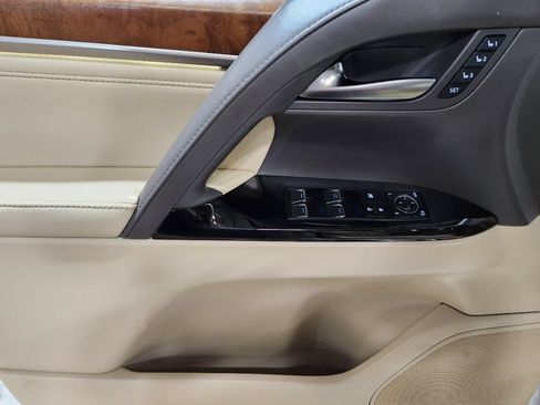 Used 2021 Lexus LX 570 4WD w/ Luxury Package image 42