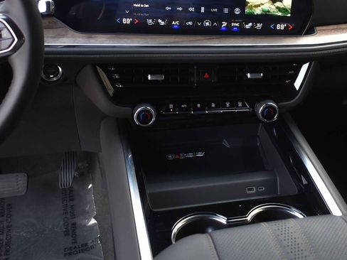 New 2025 Chevrolet Tahoe High Country w/ Sun And Tow Package image 18